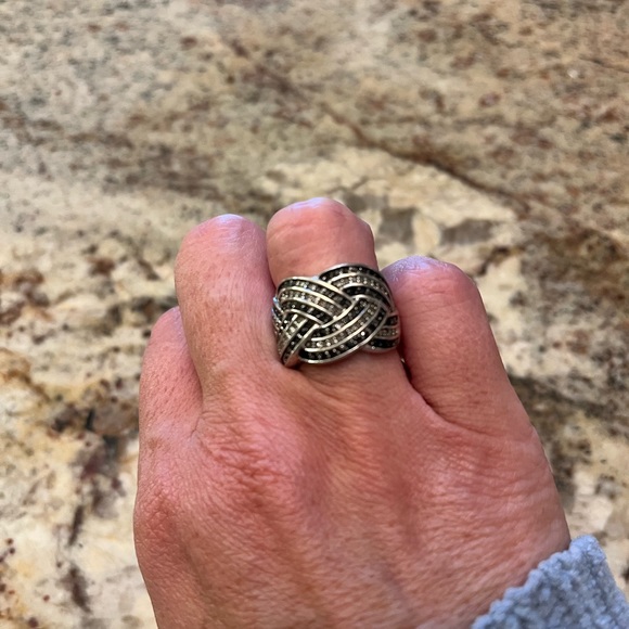 Black and white diamond band size 6, fits size 5.5. - Picture 6 of 10